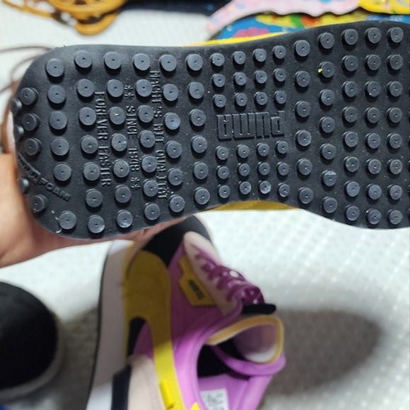 PUMA EUC JUNIOR SZ 5.5 RIDER SMILEWORLD SNEAKERS SHOES - Picture 6 of 9